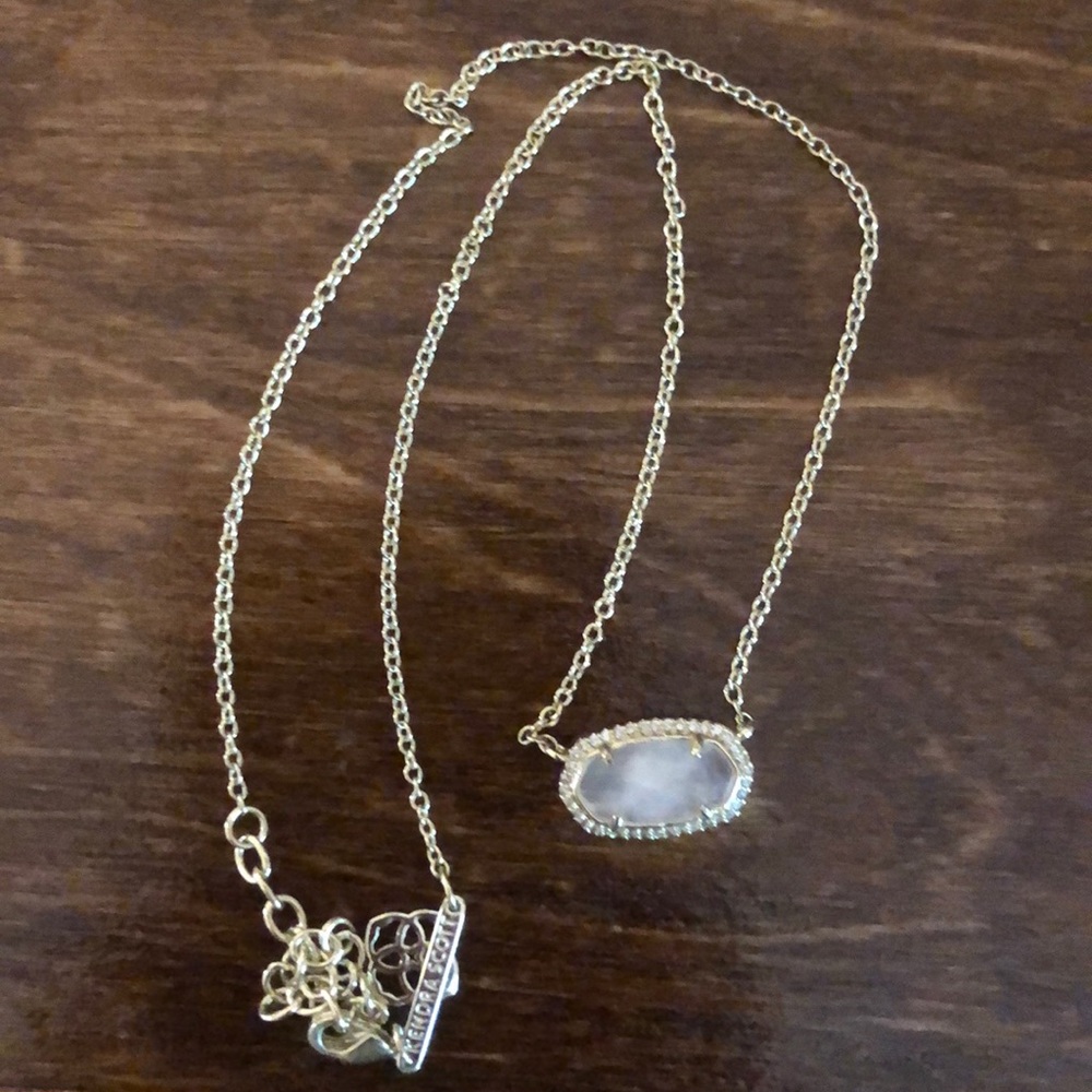 Kendra Scott necklace